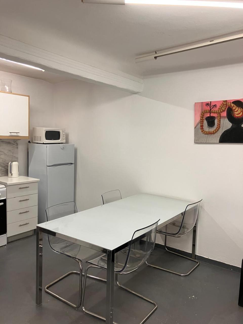 Stylish, Basement Studio With Roof Top Access - Ep9B Athens Exterior photo